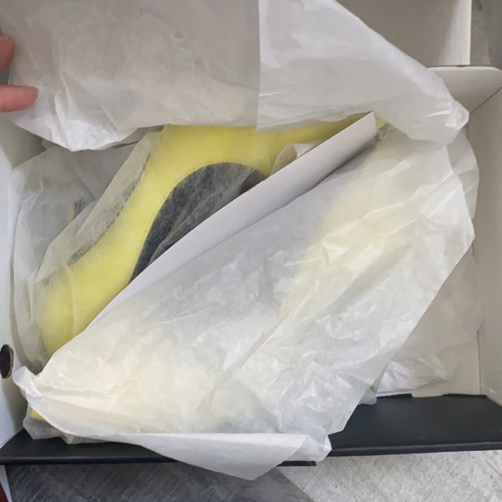 Shoes - Picture 2 of 5